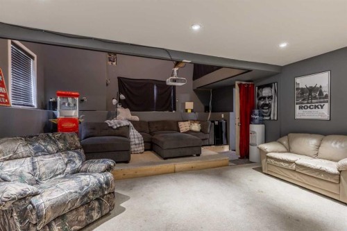 1907 7A Avenue North, Lethbridge, AB - Indoor Photo Showing Living Room