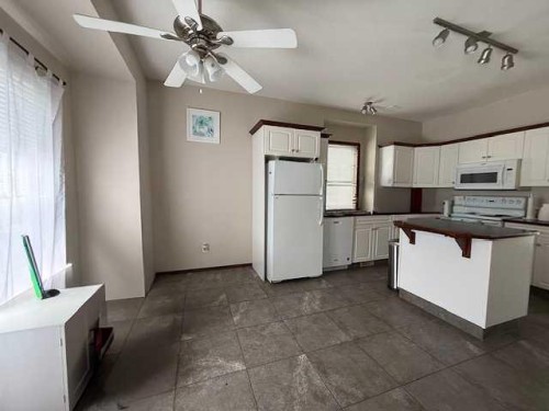 11 Abel Close, Red Deer, AB - Indoor Photo Showing Other Room