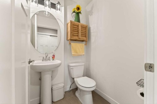 148 Cabot Landing West, Lethbridge, AB - Indoor Photo Showing Bathroom