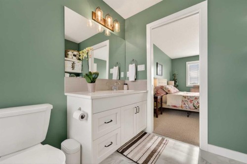 148 Cabot Landing West, Lethbridge, AB - Indoor Photo Showing Bathroom