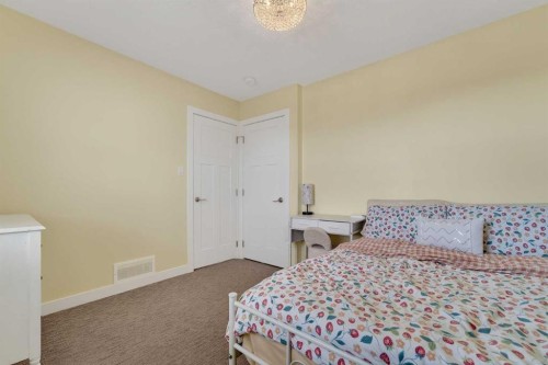 148 Cabot Landing West, Lethbridge, AB - Indoor Photo Showing Bedroom