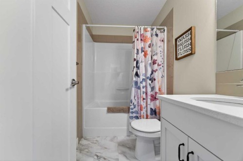 148 Cabot Landing West, Lethbridge, AB - Indoor Photo Showing Bathroom