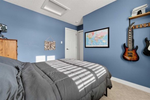 148 Cabot Landing West, Lethbridge, AB - Indoor Photo Showing Bedroom