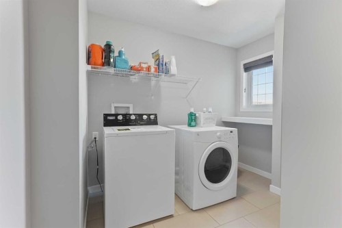 493 Devonia Way West, Lethbridge, AB - Indoor Photo Showing Laundry Room