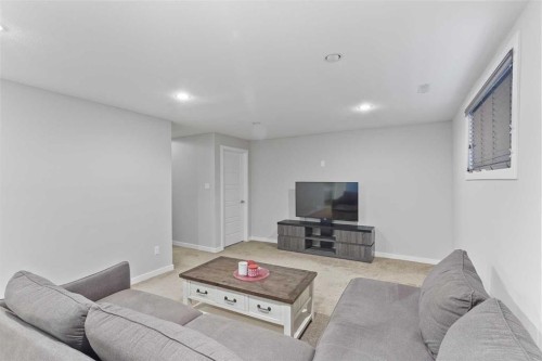 493 Devonia Way West, Lethbridge, AB - Indoor