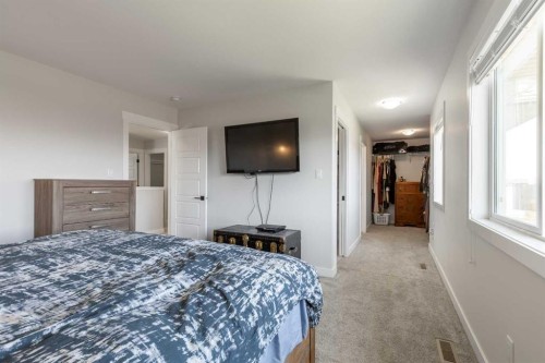 1366 Pacific Circle West, Lethbridge, AB - Indoor Photo Showing Bedroom