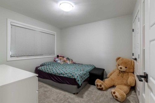 1366 Pacific Circle West, Lethbridge, AB - Indoor Photo Showing Bedroom