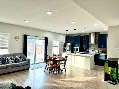 1366 Pacific Circle West, Lethbridge, AB - Indoor