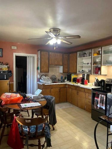 5108 57 Street, Taber, AB - Indoor