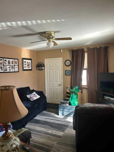 5108 57 Street, Taber, AB - Indoor Photo Showing Other Room