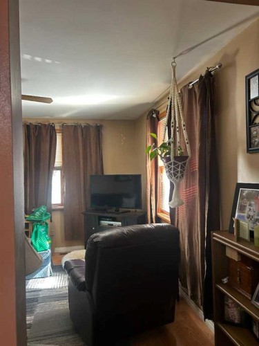 5108 57 Street, Taber, AB - Indoor