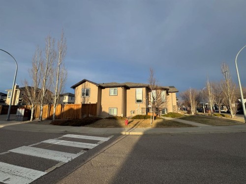 79 Sunridge Boulevard West, Lethbridge, AB - Outdoor