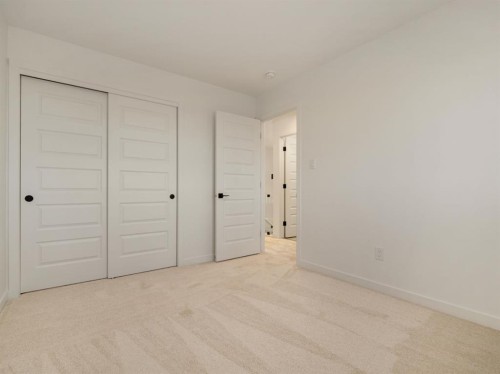 150 Caribou Bend North, Lethbridge, AB - Indoor Photo Showing Other Room