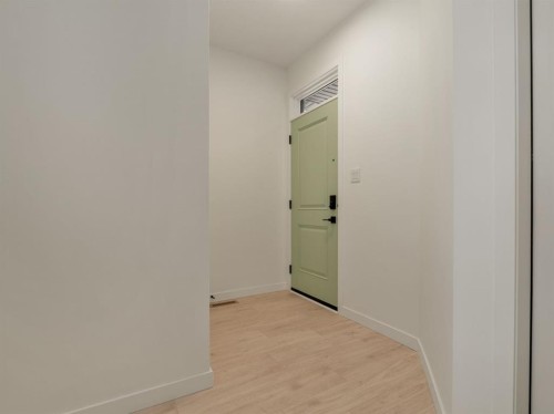 150 Caribou Bend North, Lethbridge, AB - Indoor Photo Showing Other Room