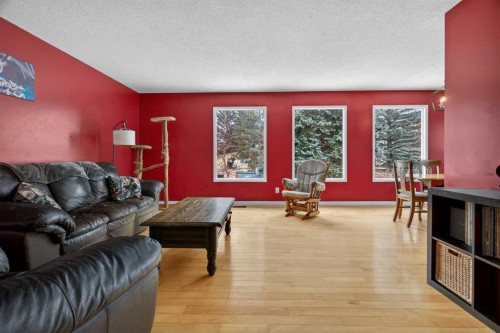76 Brookpark Place Sw, Calgary, AB - Indoor Photo Showing Living Room