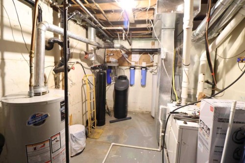 115054 Rr 103, Bow Island, AB - Indoor Photo Showing Basement