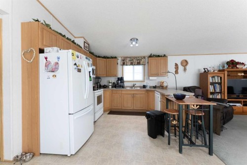 315 Yardmaster Avenue, Coaldale, AB 