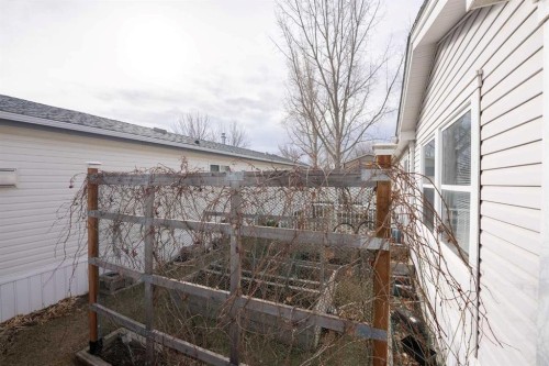 315 Yardmaster Avenue, Coaldale, AB 