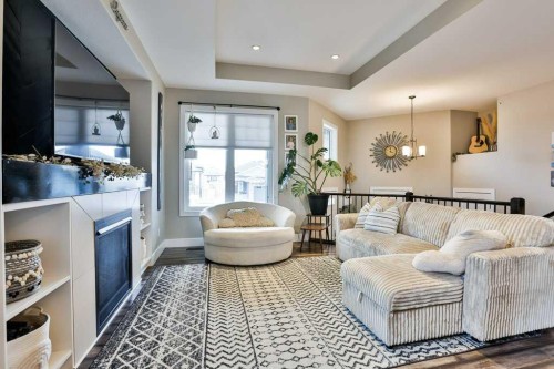 4313 53 Avenue, Taber, AB - Indoor Photo Showing Living Room