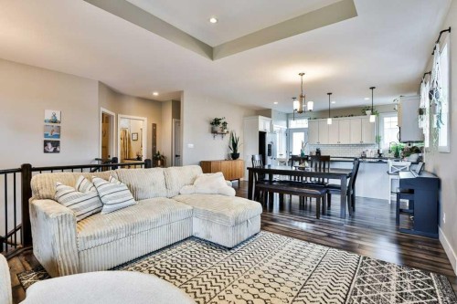 4313 53 Avenue, Taber, AB - Indoor Photo Showing Living Room