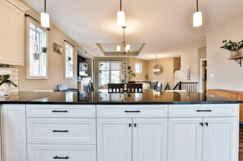 4313 53 Avenue, Taber, AB - Indoor Photo Showing Kitchen