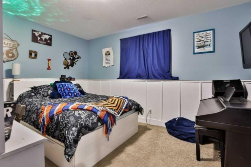 4313 53 Avenue, Taber, AB - Indoor Photo Showing Bedroom