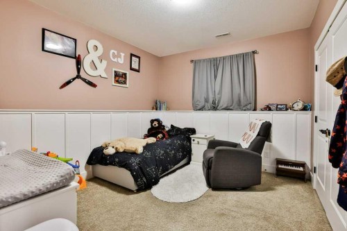 4313 53 Avenue, Taber, AB - Indoor Photo Showing Bedroom