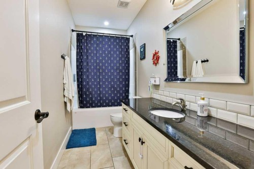 4313 53 Avenue, Taber, AB - Indoor Photo Showing Bathroom