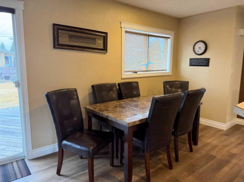 5120 48 Street, Taber, AB - Indoor Photo Showing Dining Room