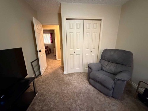 5120 48 Street, Taber, AB - Indoor