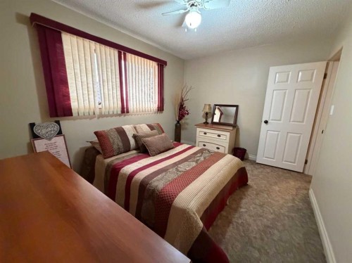 5120 48 Street, Taber, AB - Indoor Photo Showing Bedroom