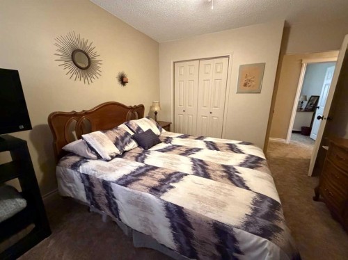 5120 48 Street, Taber, AB - Indoor Photo Showing Bedroom
