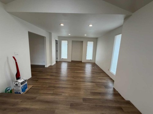 5120 48 Street, Taber, AB - Indoor Photo Showing Other Room