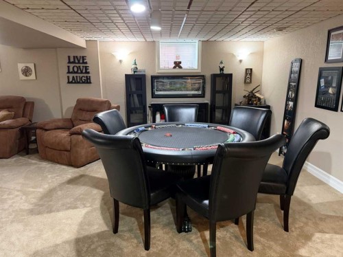 5120 48 Street, Taber, AB - Indoor