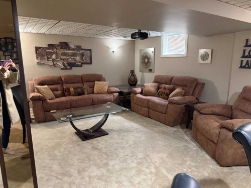 5120 48 Street, Taber, AB - Indoor