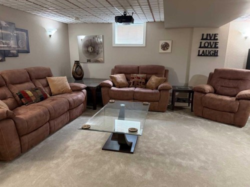 5120 48 Street, Taber, AB - Indoor Photo Showing Living Room