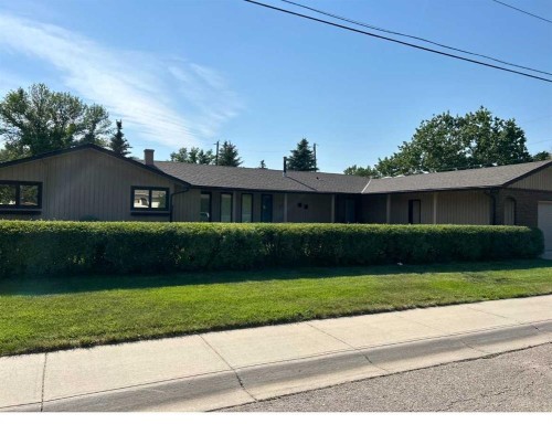 5120 48 Street, Taber, AB - Outdoor