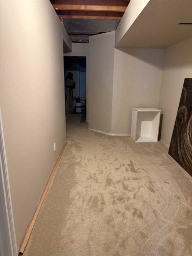 5120 48 Street, Taber, AB - Indoor