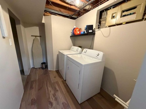 5120 48 Street, Taber, AB - Indoor Photo Showing Laundry Room