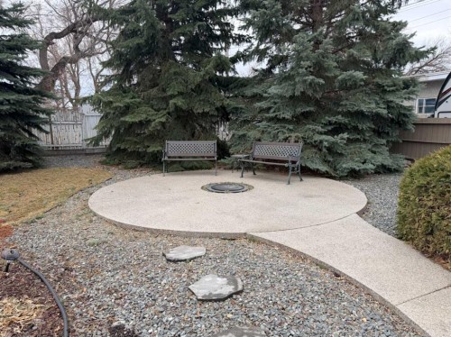 5120 48 Street, Taber, AB - Outdoor