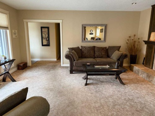 5120 48 Street, Taber, AB - Indoor Photo Showing Living Room