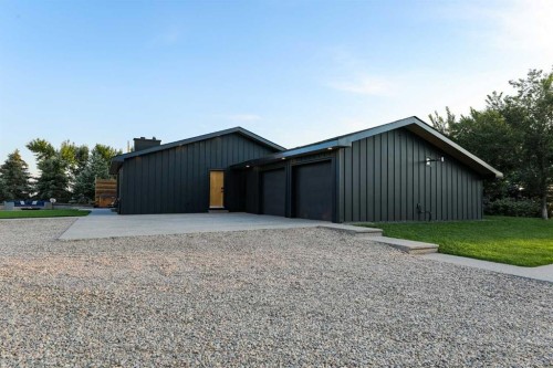 223001 Twp 9-2, Coalhurst, AB - Outdoor