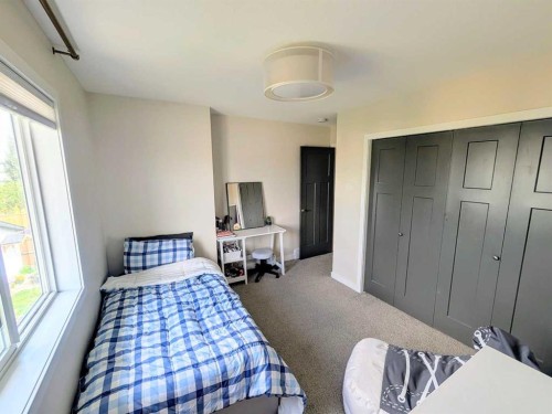 7 Greywolf Road North, Lethbridge, AB - Indoor Photo Showing Bedroom