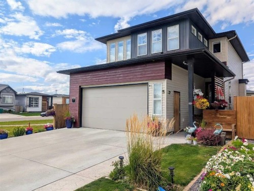 7 Greywolf Road North, Lethbridge, AB - Outdoor