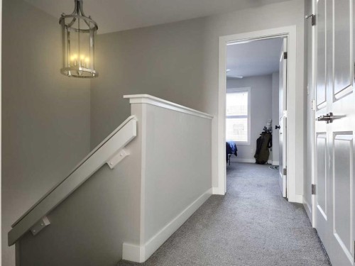 2-69 Aquitania Circle West, Lethbridge, AB - Indoor Photo Showing Other Room