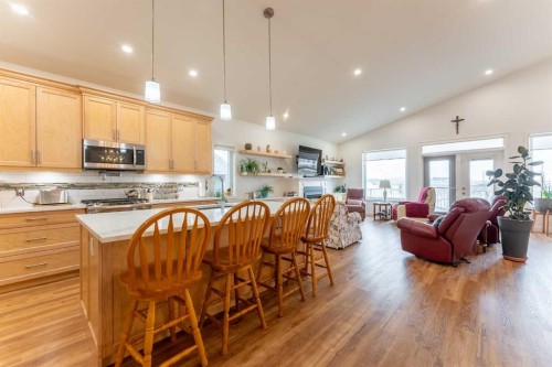 202 Lake Drive, Coalhurst, AB - Indoor Photo Showing Kitchen With Upgraded Kitchen