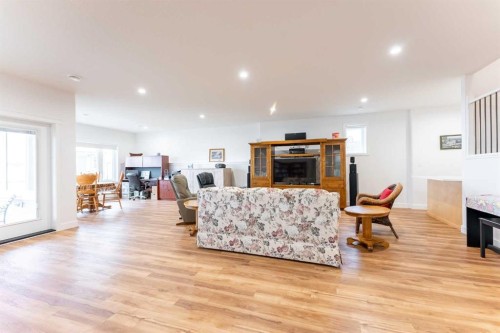 202 Lake Drive, Coalhurst, AB - Indoor Photo Showing Living Room