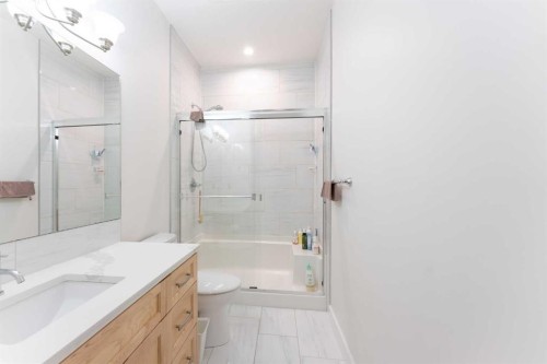 202 Lake Drive, Coalhurst, AB - Indoor Photo Showing Bathroom