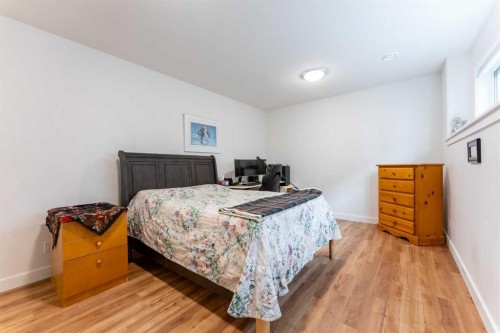 202 Lake Drive, Coalhurst, AB - Indoor Photo Showing Bedroom