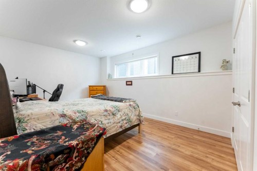 202 Lake Drive, Coalhurst, AB - Indoor Photo Showing Bedroom